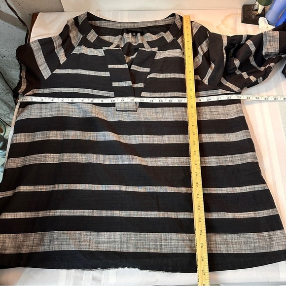 Women’s navy Blue Gray striped size large Sleeve puffy statement Relaxed Blouse - Picture 7 of 8